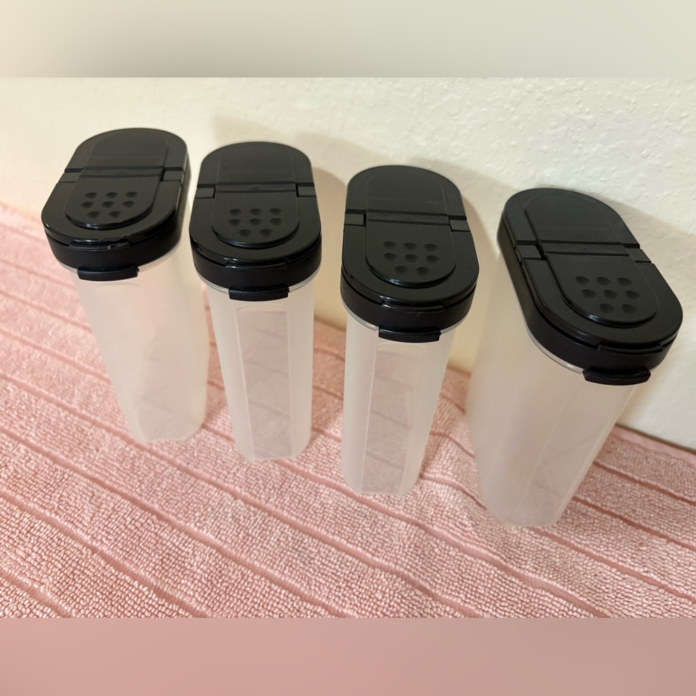 TUPPERWARE LARGE SPICE
SHAKERS FLIP TOP BLACK SEALS
POUR SPOUT/SPRINKLE 4pc SET - Picture 2 of 16